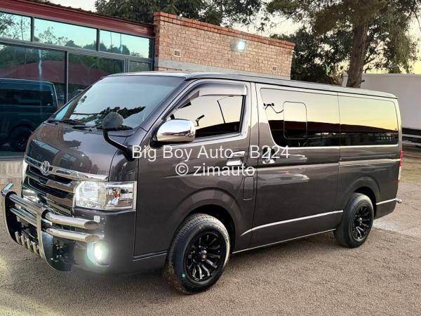 2017 Toyota  Hiace