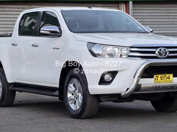 2017 Toyota  HILUX GD6