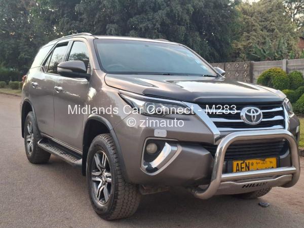 2017 Toyota  Fortuner