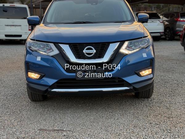 2017 Nissan  X-Trail