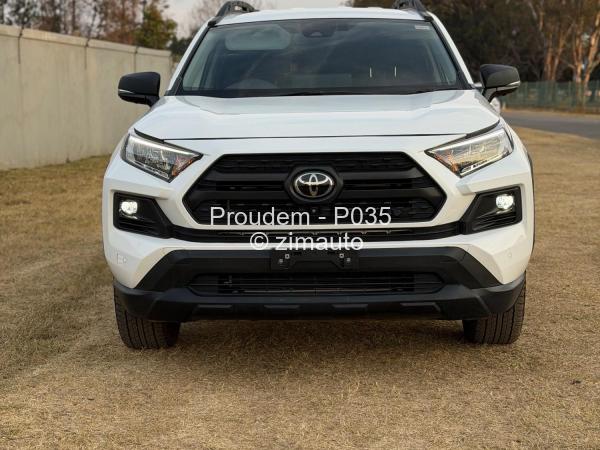 2022 - Toyota  RAV4