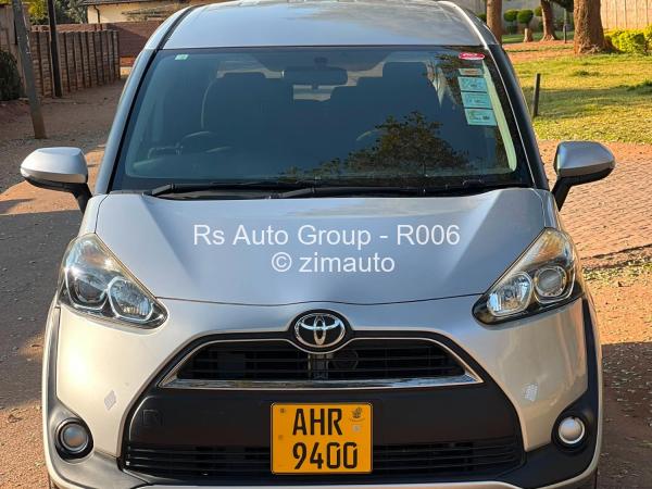2016 - Toyota  Sienta