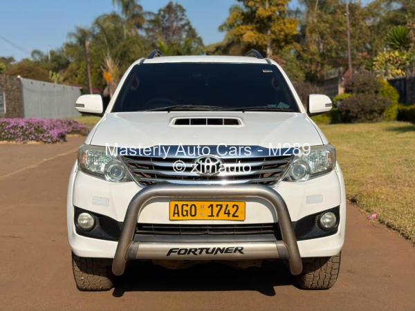 2013 Toyota  Fortuner
