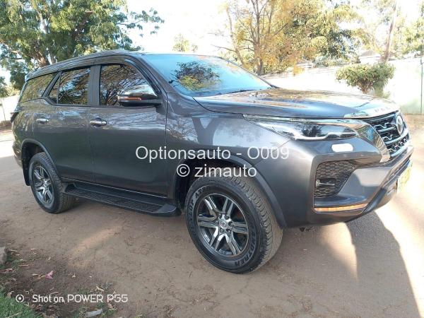 2021 - Toyota  Fortuner