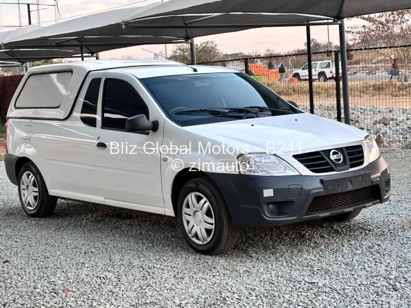 2017 Nissan  NP200
