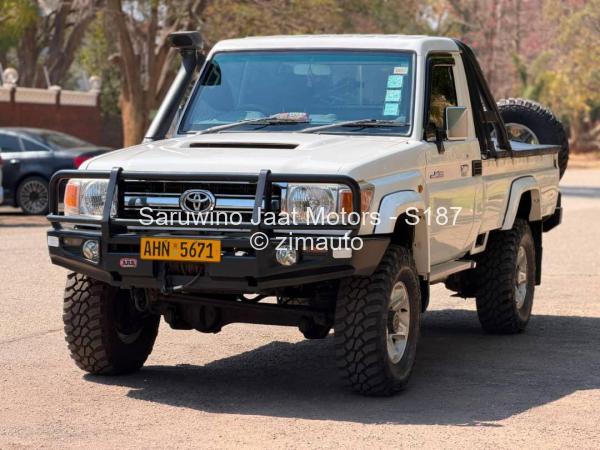 2016 Toyota  Land Cruiser 79