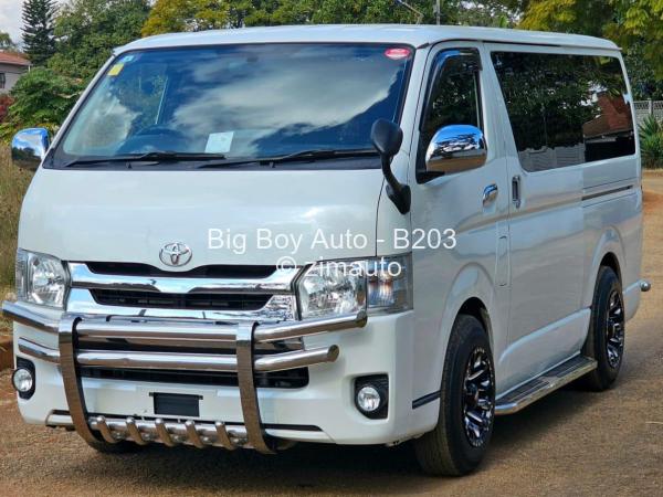 2017 Toyota  Hiace