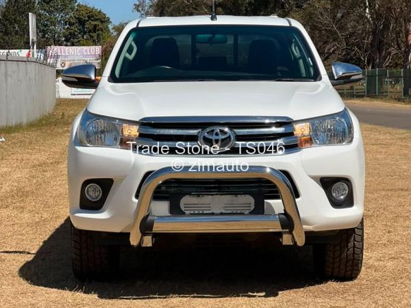 2017 Toyota  HILUX GD6