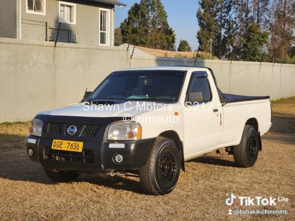 2012 Nissan  Hardbody