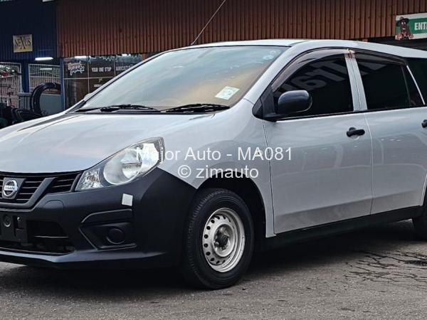 2017 Nissan  AD Van
