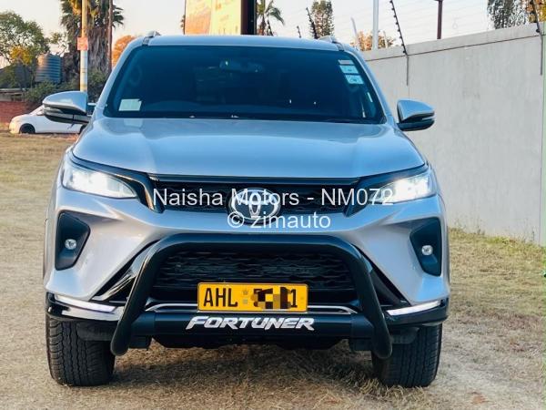 2025 - Toyota  Fortuner