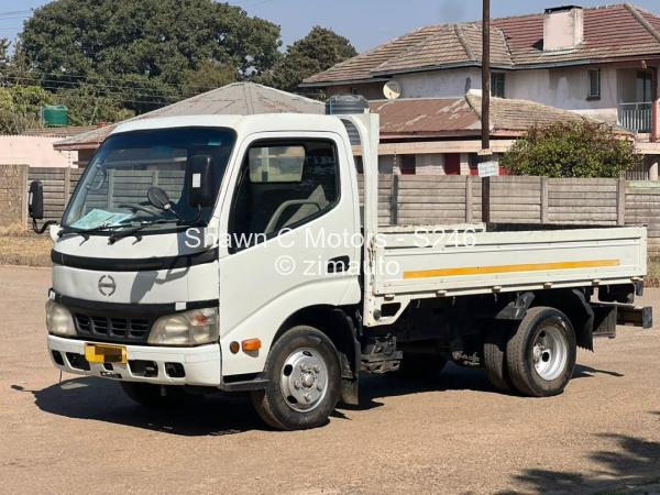 2012 Hino Dutro