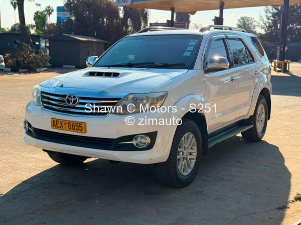 2014 Toyota  Fortuner