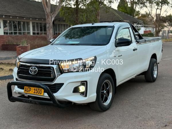2017 Toyota  HILUX REVO