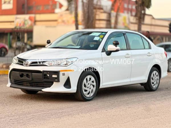 2017 Toyota  Axio