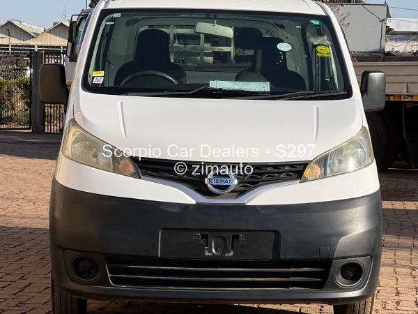 2017 Nissan  NV200