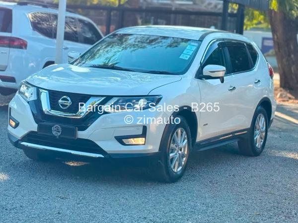 2017 Nissan  X-Trail