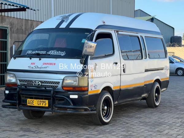 2004 Toyota  Hiace