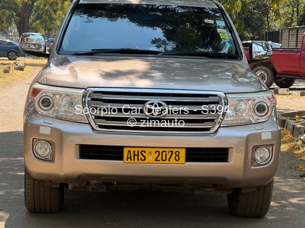 2014 Toyota  Landcruiser 200 VX