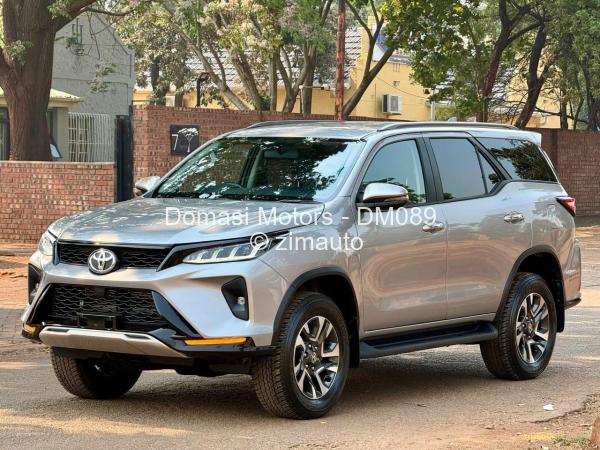 2025 Toyota  Fortuner