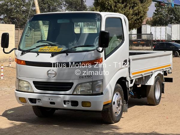 2008 Hino Dutro