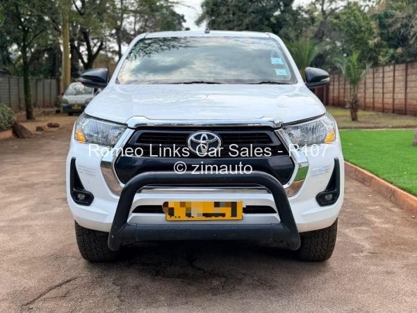 2022 Toyota  HILUX GD6