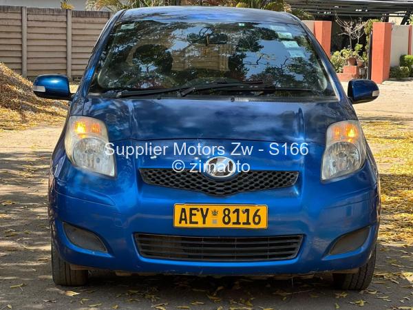 2004 Toyota  Vitz