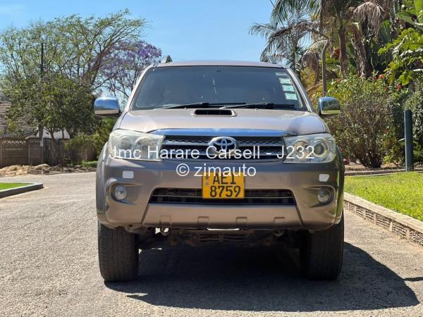 2010 Toyota  Fortuner