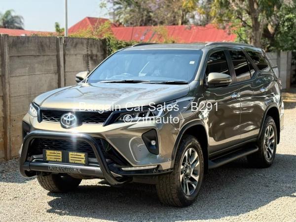 2024 Toyota  Fortuner