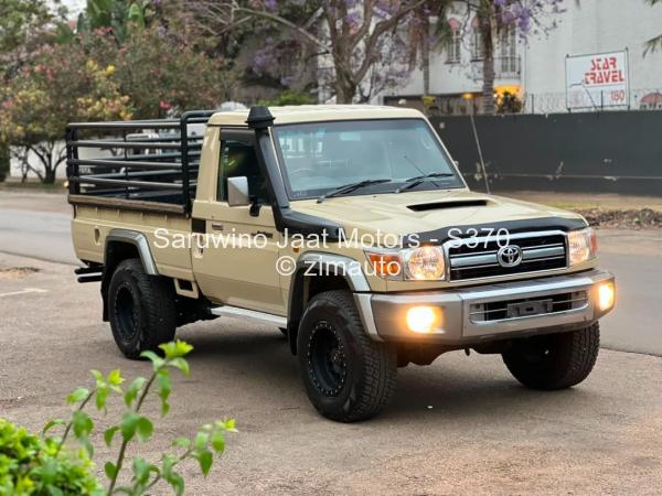 2017 Toyota  Land Cruiser 79