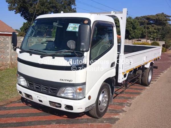 2006 Hino Dutro