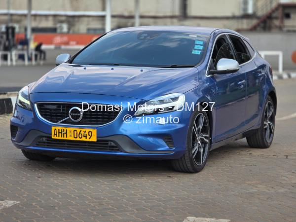 2017 Volvo  V40