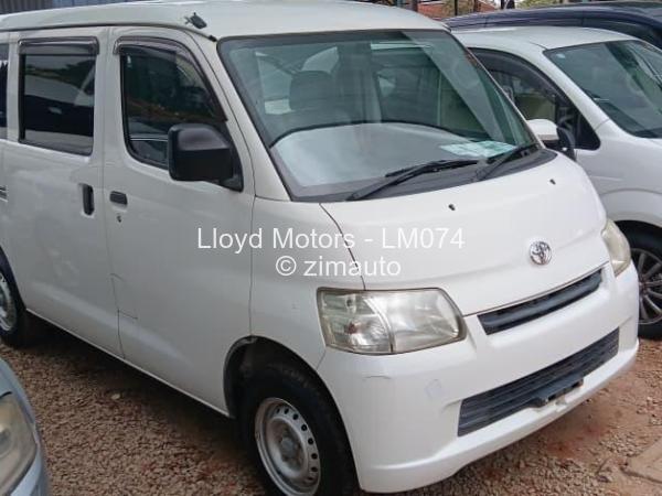 2017 Toyota  TownaceGL