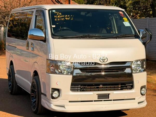 2017 Toyota  Hiace