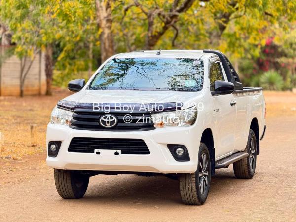 2017 Toyota  HILUX REVO