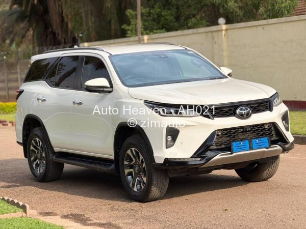 2023 - Toyota  Fortuner