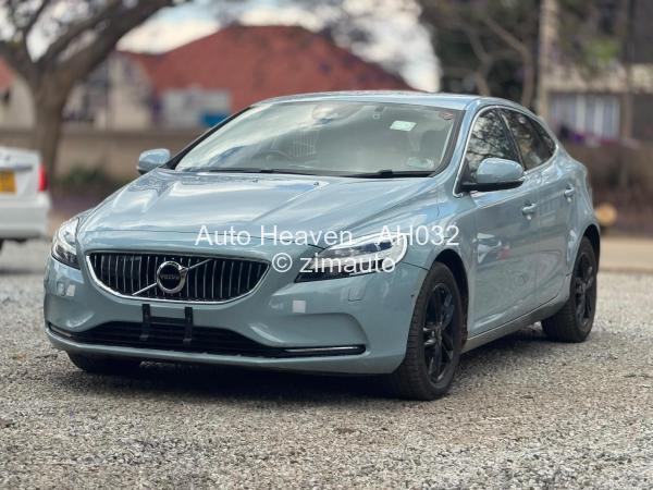 2018 Volvo  V40