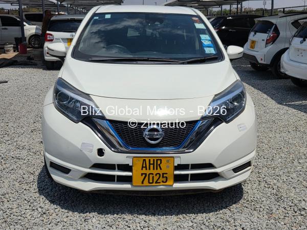 2017 Nissan  NoteE Power