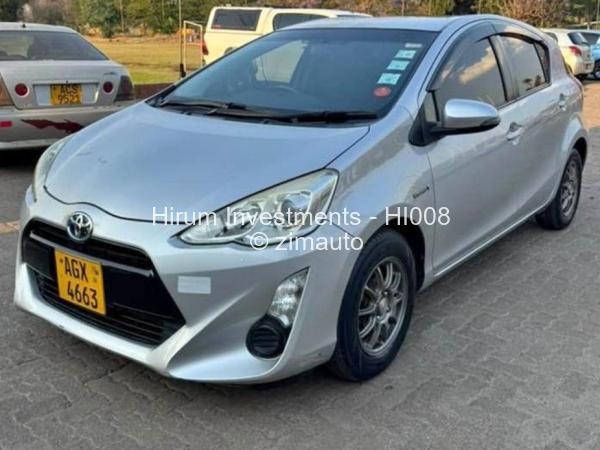 2017 - Toyota  Aqua