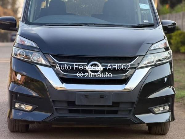 2017 Nissan  Serena