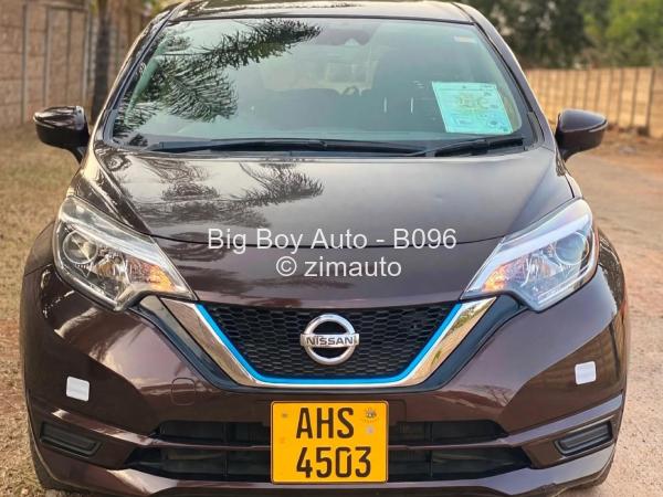 2017 Nissan  NoteE Power