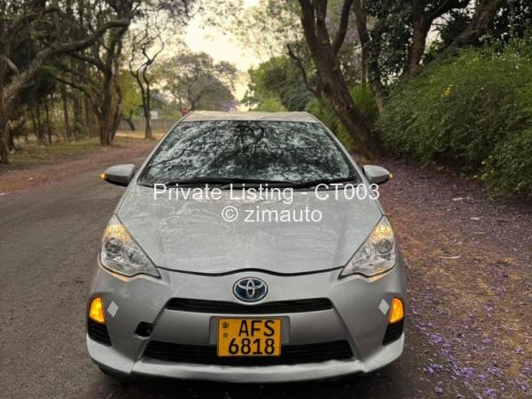 2014 Toyota  AquaBlack Face