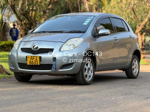 2013 Toyota  Vitz
