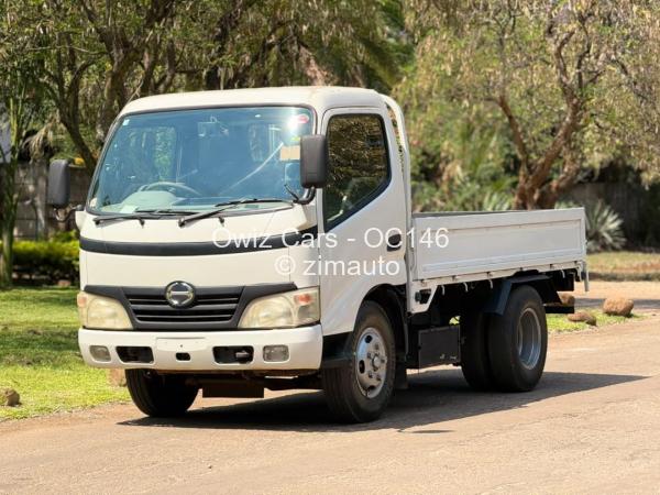 2013 Hino Dutro