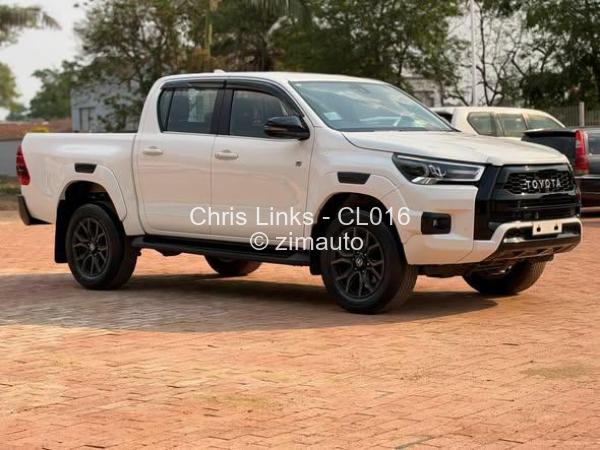 2023 - Toyota  Hilux