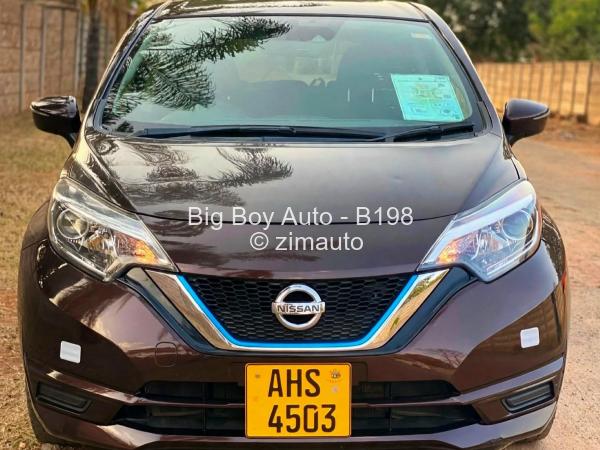 2017 Nissan  NoteE Power