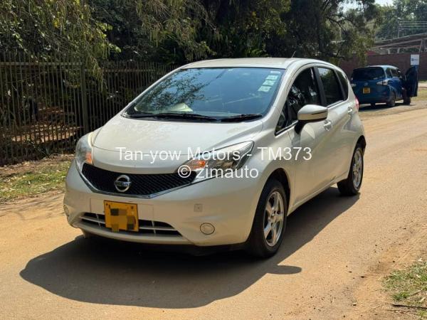 2016 Nissan  NoteE12