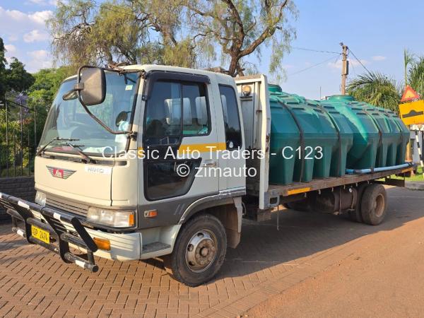 2010 Hino FF