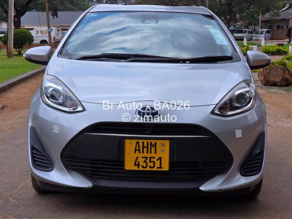2018 Toyota  AquaBlack Face