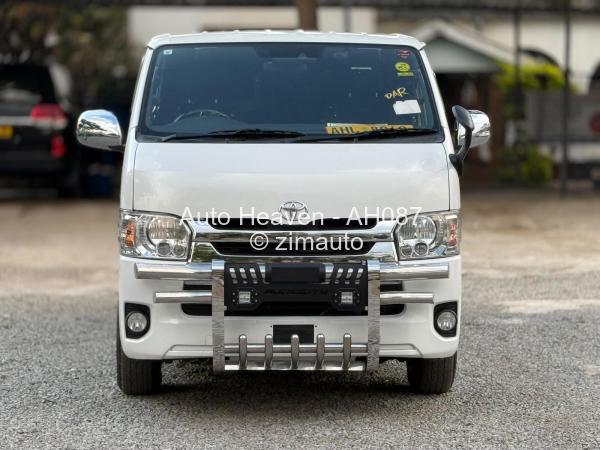 2019 Toyota  QuantumSuper GL